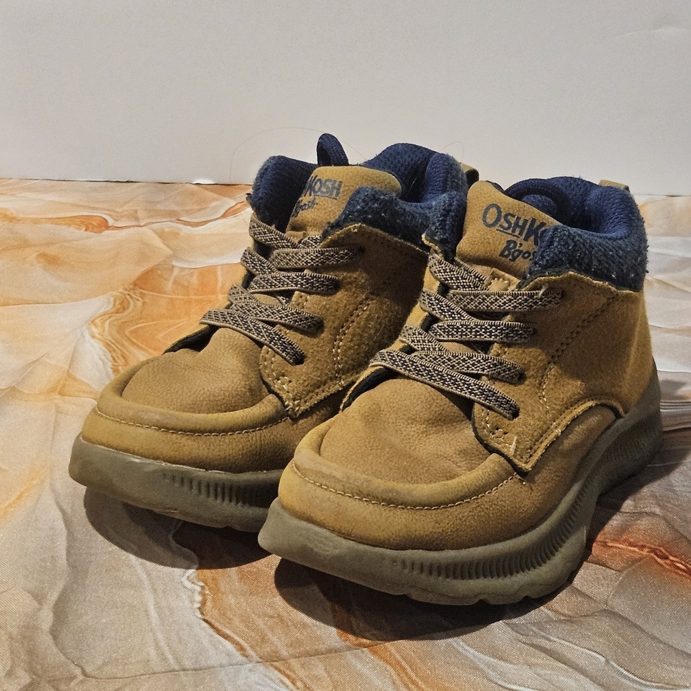 OshKosh B'gosh Toddler Boys Hiking Boots Size 9M Brown Lace Up